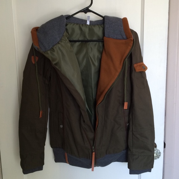 Jacket - Picture 3 of 4