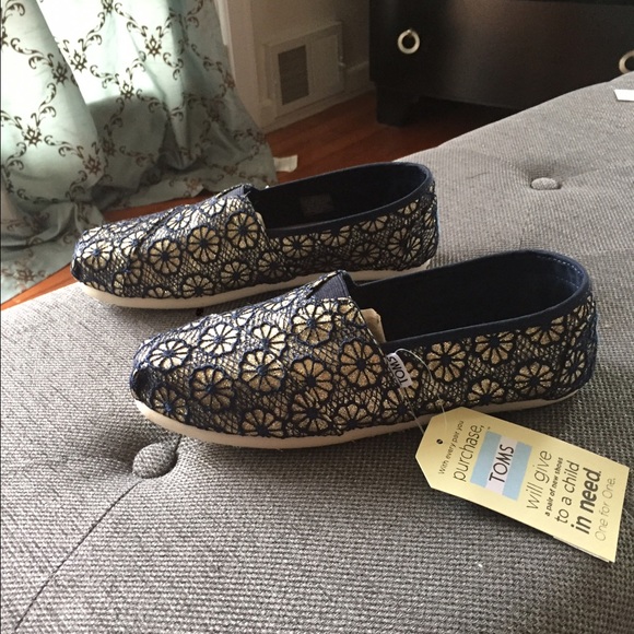 TOMs slip on shoes