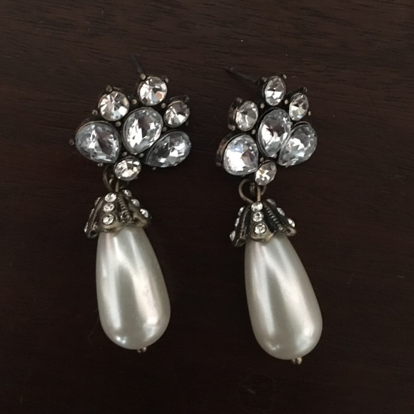 Diamond & Pearl drop earrings