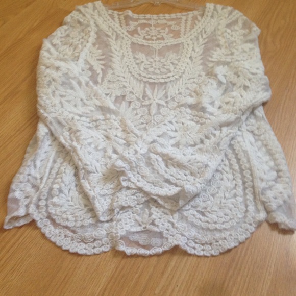 White lace long sleeve top