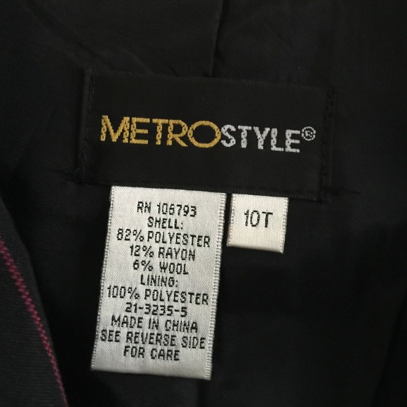 Woman's 10 tall black with red pinstripes blazer - Picture 3 of 4