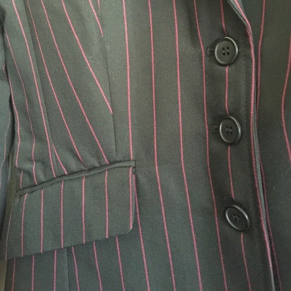 Woman's 10 tall black with red pinstripes blazer - Picture 2 of 4