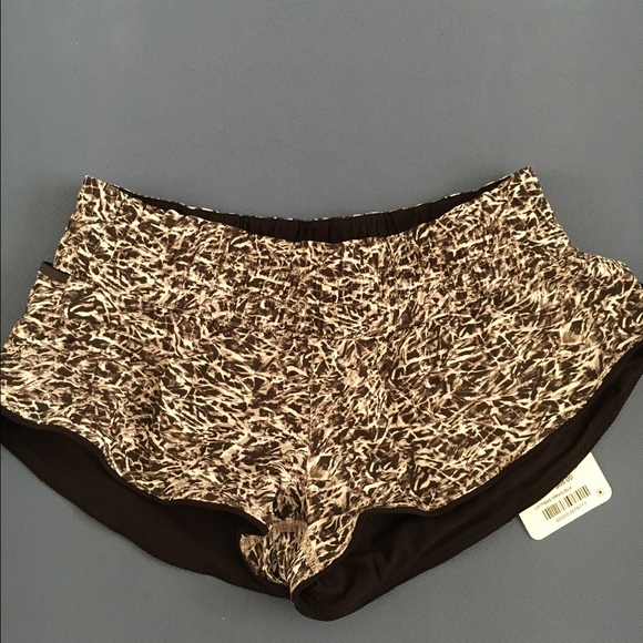 Lululemon Surf Short II, Size 4