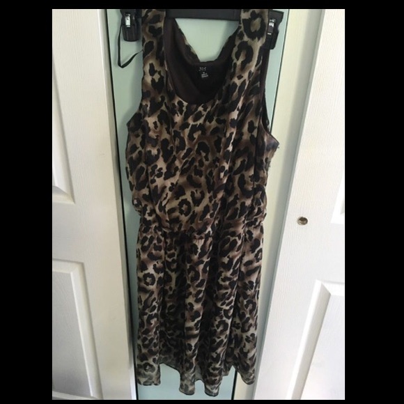 Leopard sleeveless dress