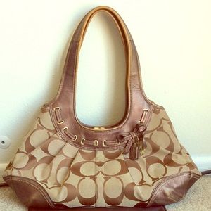 ⚜SALE⚜Coach purse with dust bag&care card included