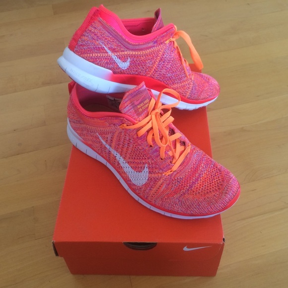 Nike Free TR Flyknit - Bright Crimson
