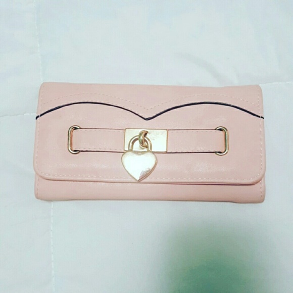 Vegan leather wallet. 💼💄