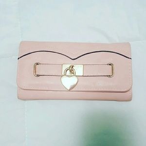 Vegan leather wallet. 💼💄