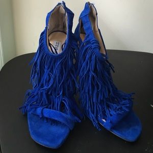 Steve Madden Fringly Triple Tier Sandal