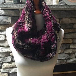 Brand new Pia Rossini snood