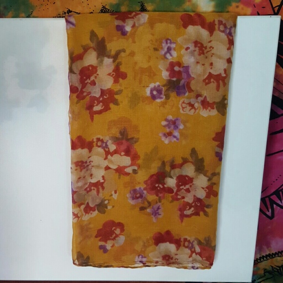 PERFECT FOR FALL! Mustard Infinity Scarf - Picture 1 of 2