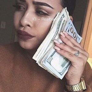 Meet your Posher, Phee