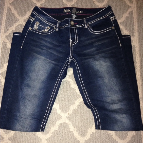 Ariya Jeans