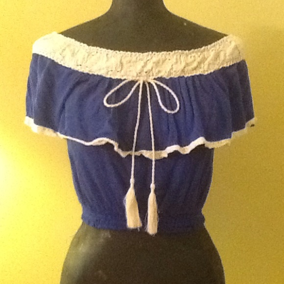 Off the shoulders crop top