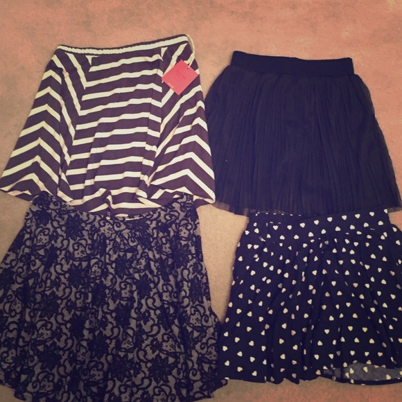 Set of 4 skirts.