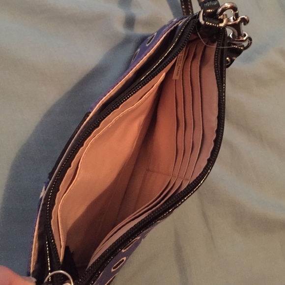 Coach wristlet blue black and white never used - Picture 4 of 4