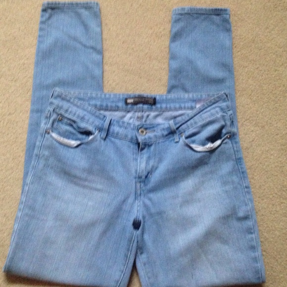Levis skinny 8/29