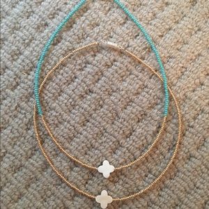 Pearl clover chokers