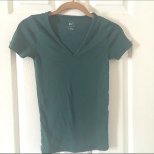 ✨GAP Modern Tee (V-Neck)✨