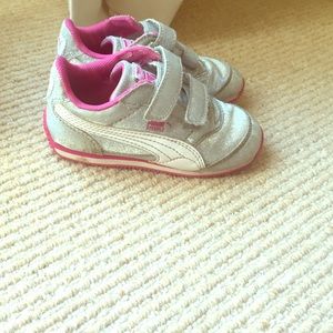 Sparkling silver and hot pink Puma's!