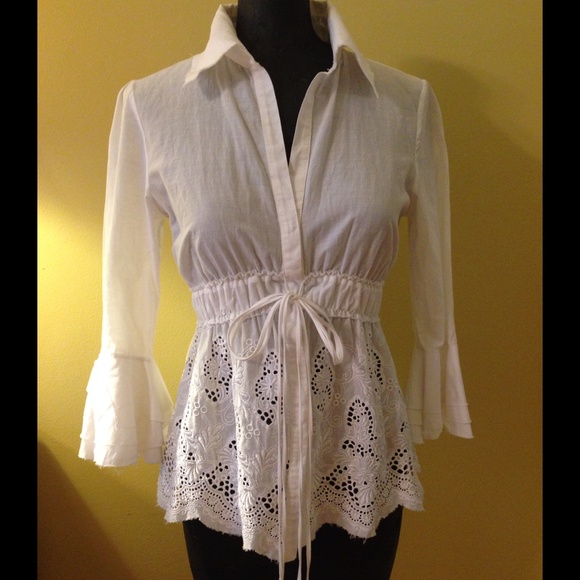 Cute laced blouse - Picture 1 of 2
