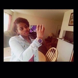 Meet your Posher, Ayanna