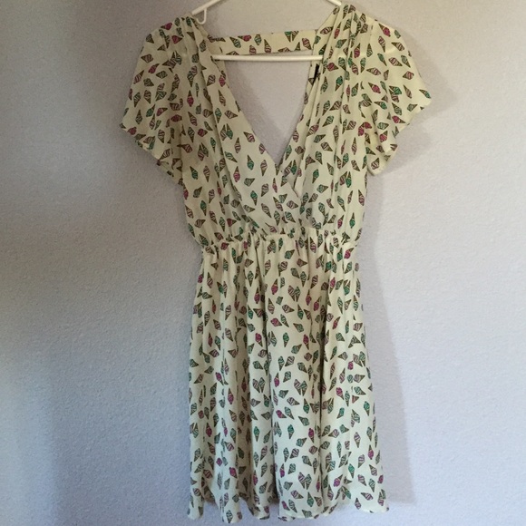 Small forever21 ice cream dress