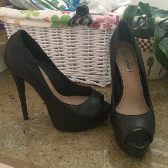 Steve Madden alliance black leather heels - Picture 2 of 3