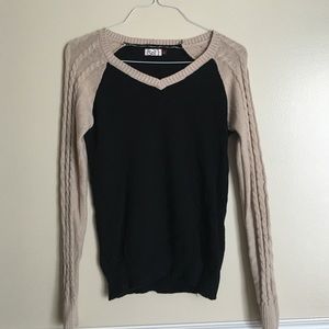 SO BLACK AND TAN LONG SLEEVE V NECK SWEATER