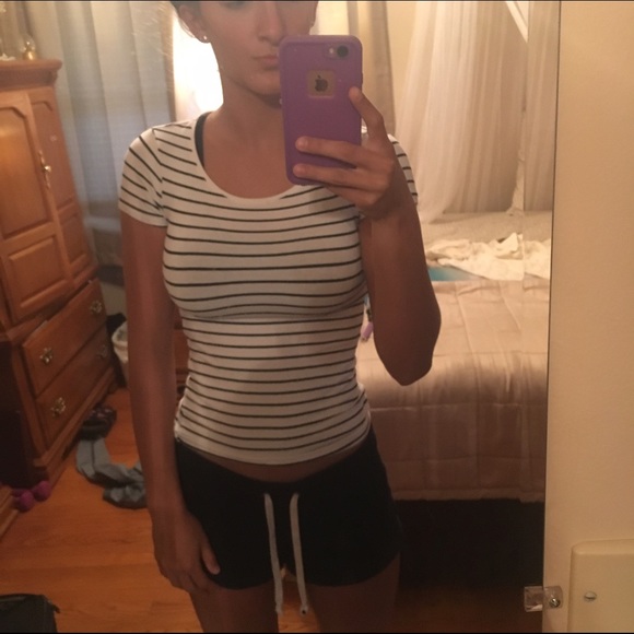 Black and white stripped tee