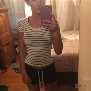 Black and white stripped tee