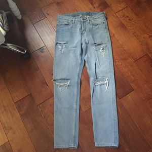 Boyfriend Jeans w/ Rips