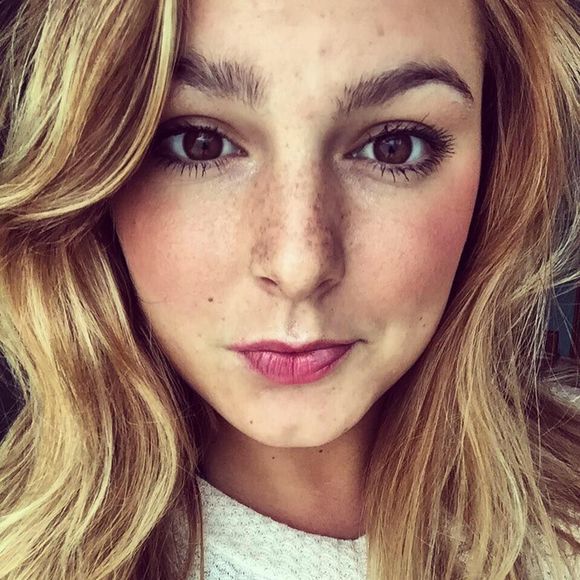 Meet your Posher, Emily - Picture 1 of 1