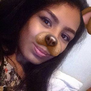 Meet your Posher, Yadira
