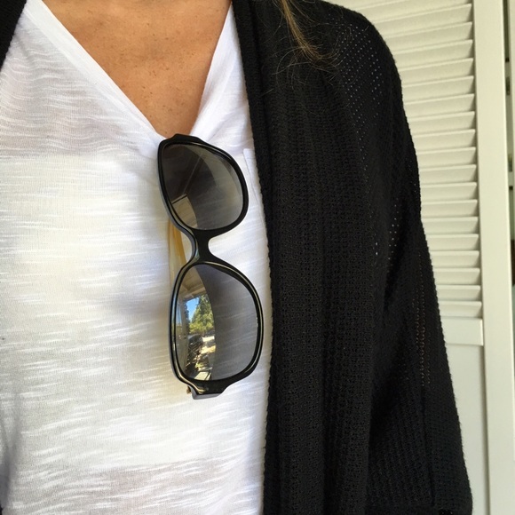 Last Item• Black Loose Knit Open Cardi - Picture 2 of 4