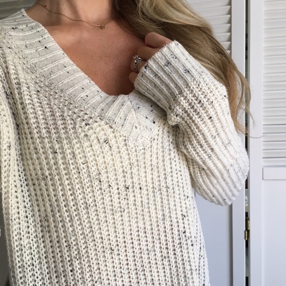 Sold• Oversized Hi-Lo Knit Sweater - Picture 2 of 4