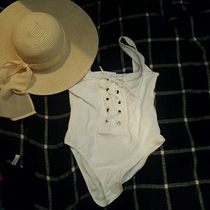 Adorable White Lace-up One-piece swimsuit
