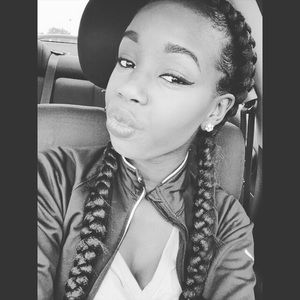 Meet your Posher, Vanessa