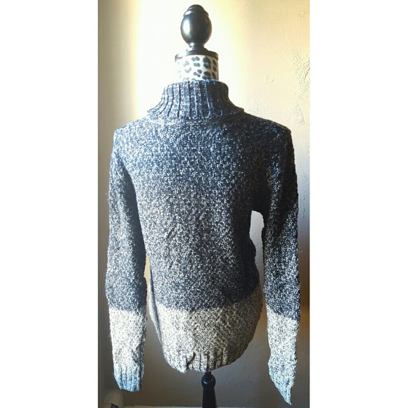 Gray dip-dye angora turtle neck sweater - Picture 3 of 3