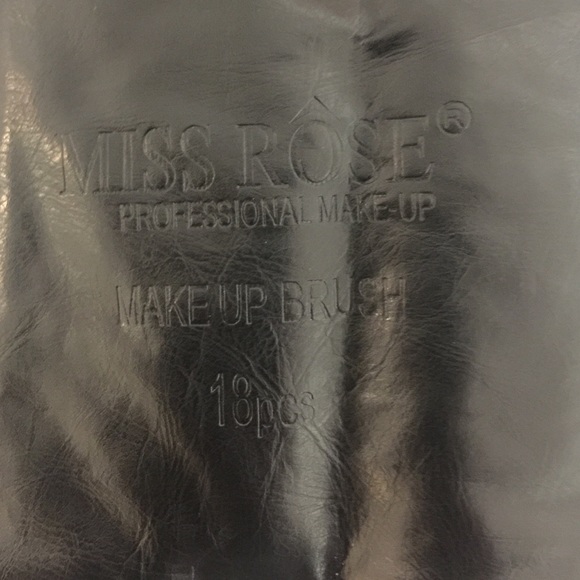 Miss Rose Professional Make Up Brush Kit - Picture 2 of 3