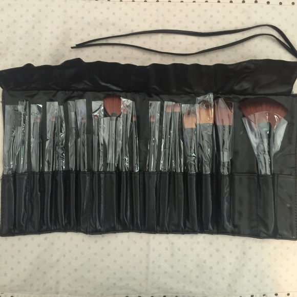 Miss Rose Professional Make Up Brush Kit - Picture 3 of 3