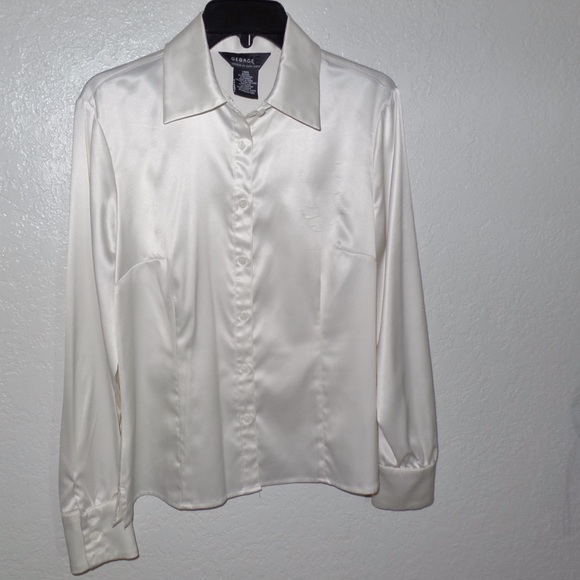 Gorgeous ivory button down blouse