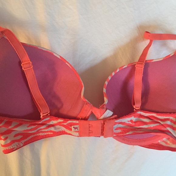 PINK VS 32D Bra! - Picture 2 of 4