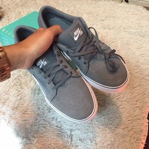 New Nike SB grey