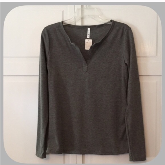 ππΈHP NWT Sassy Relaxed Fit Long Sleeve T-Shirt - Picture 2 of 3