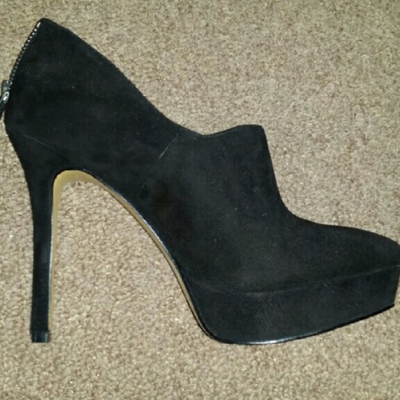 Nine West bootie heel..