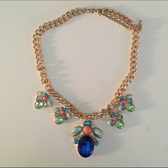Statement necklace