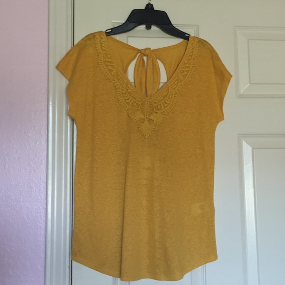 NWT- Lucky Brand Gold Top