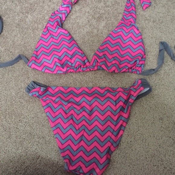 Bathing suit - Picture 2 of 2