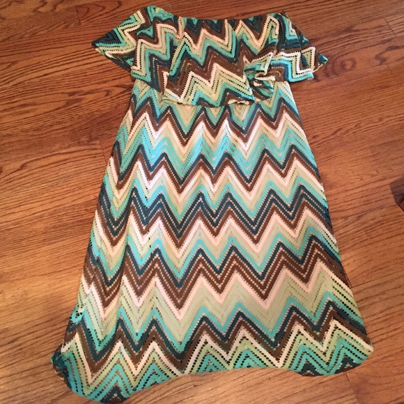 BRAND NEW Chevron strapless Judith March dress